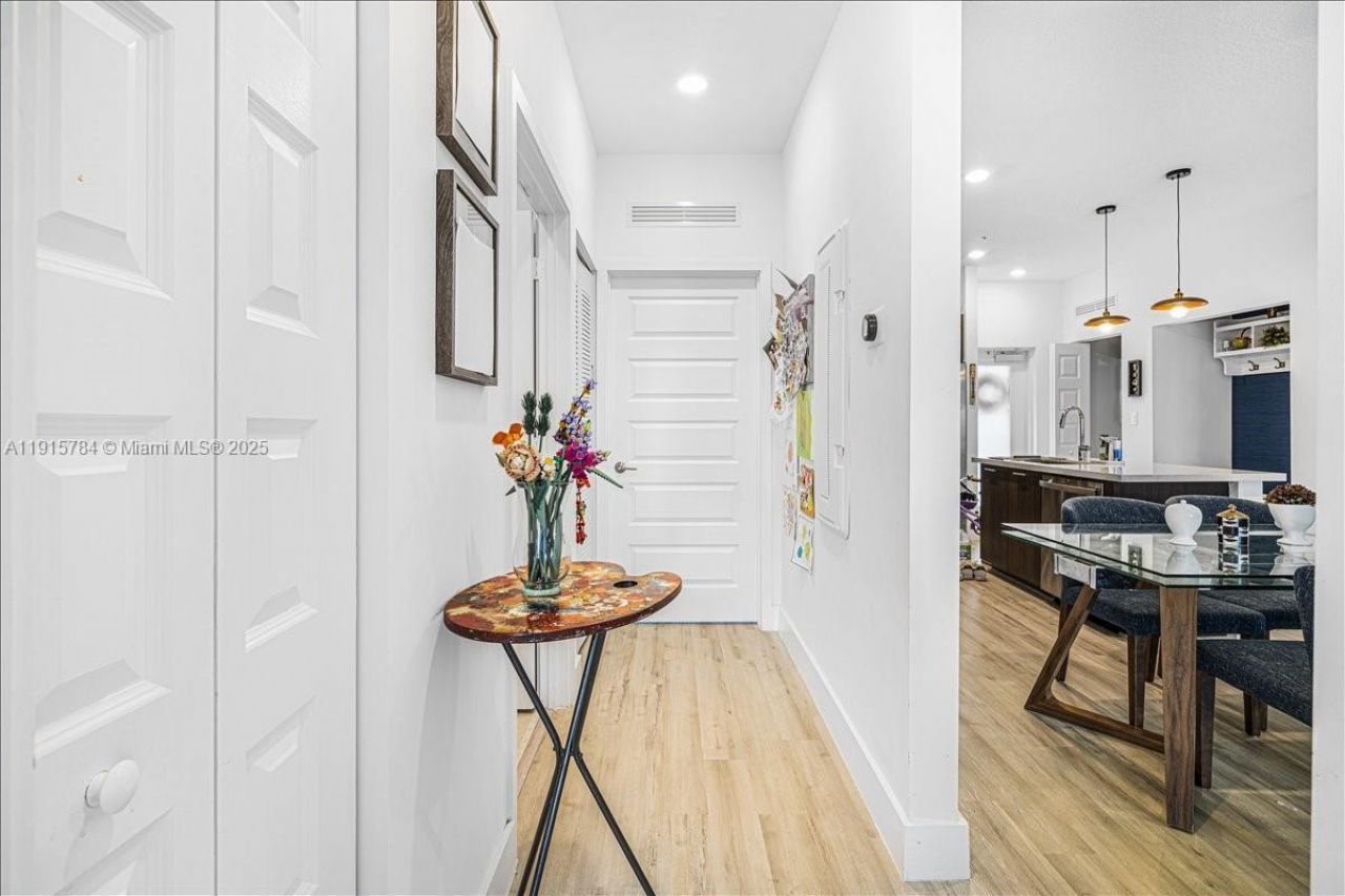 8301 NW 41st St, Unit B-309, Doral, FL 33166 Photo