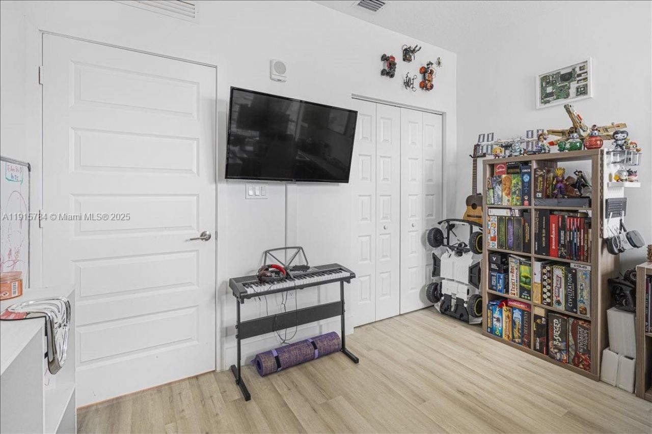 8301 NW 41st St, Unit B-309, Doral, FL 33166 Photo