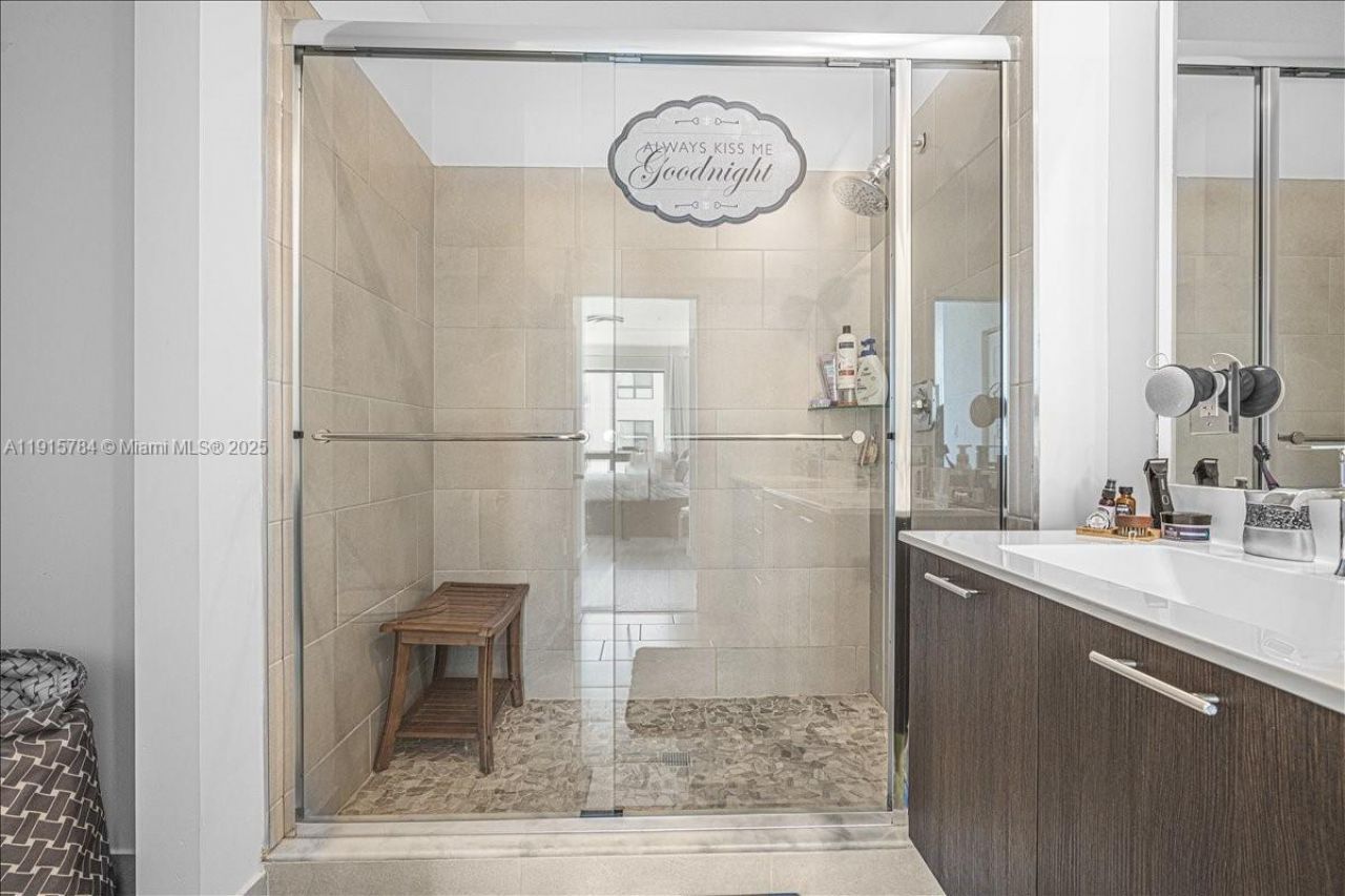 8301 NW 41st St, Unit B-309, Doral, FL 33166 Photo