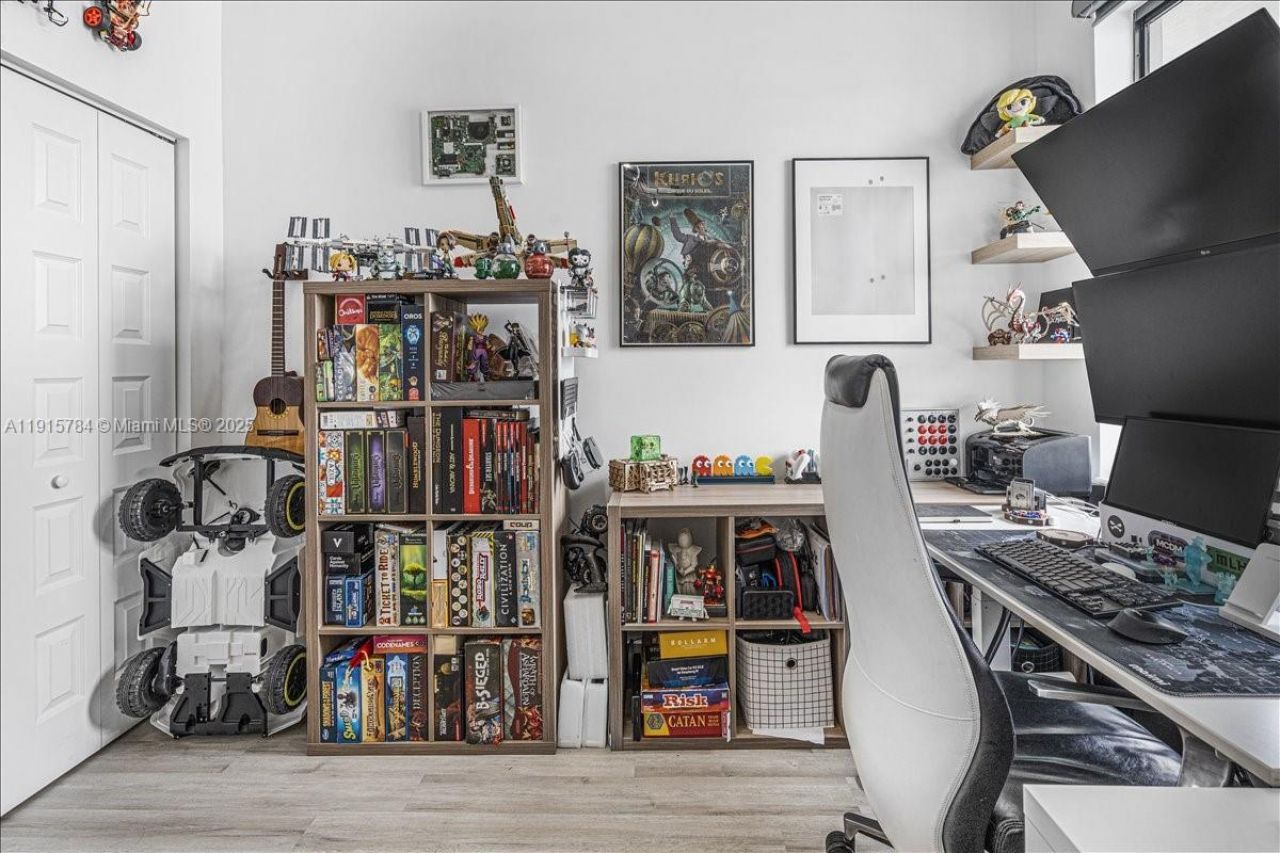 8301 NW 41st St, Unit B-309, Doral, FL 33166 Photo