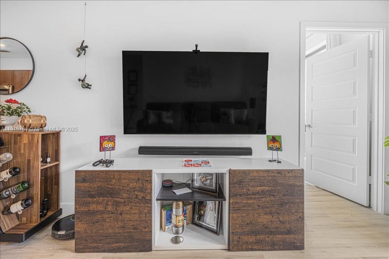 8301 NW 41st St, Unit B-309, Doral, FL 33166 Photo