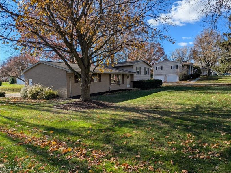 7160 Bretz Street NW, Massillon, OH 44646 Photo 2