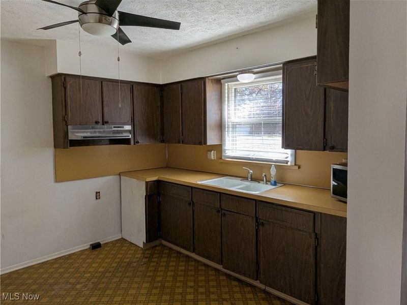 7160 Bretz Street NW, Massillon, OH 44646 Photo 9