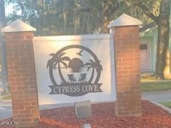 1043 E MIMOSA COVE Court, Jacksonville, FL 32233