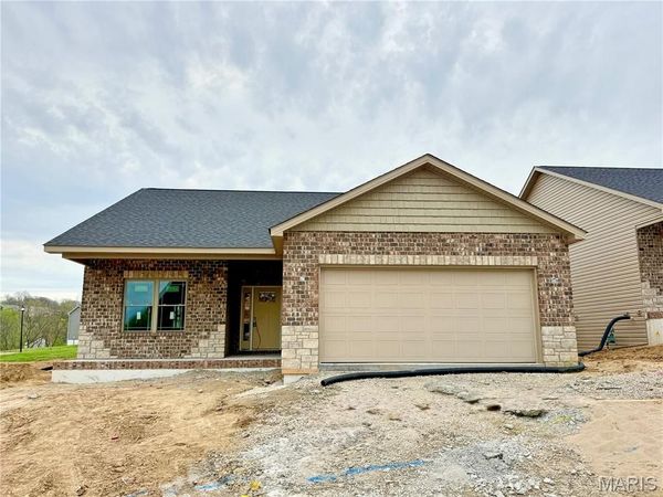 8086 Villa Valley, Caseyville, IL 62232