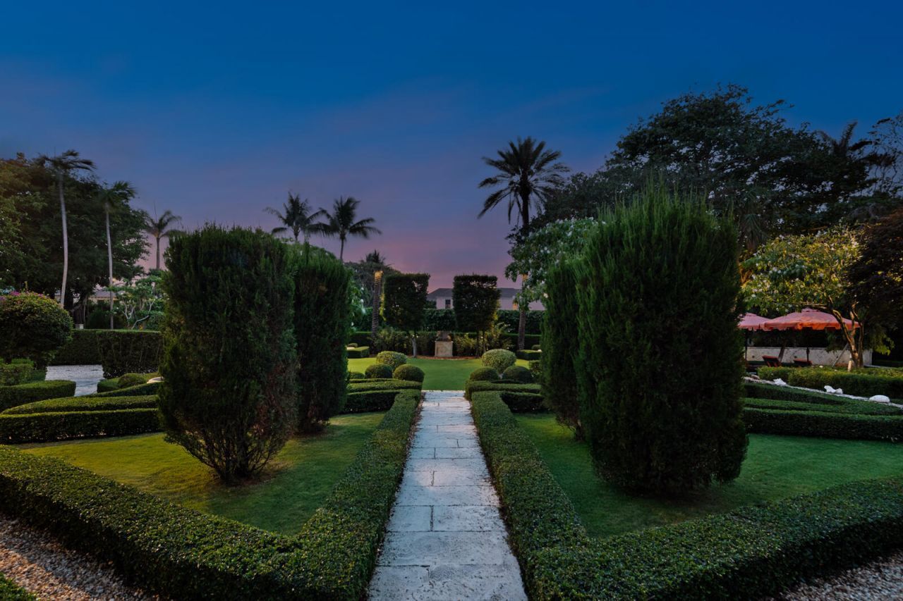 111 Via Del Lago, Palm Beach, FL 33480 Photo