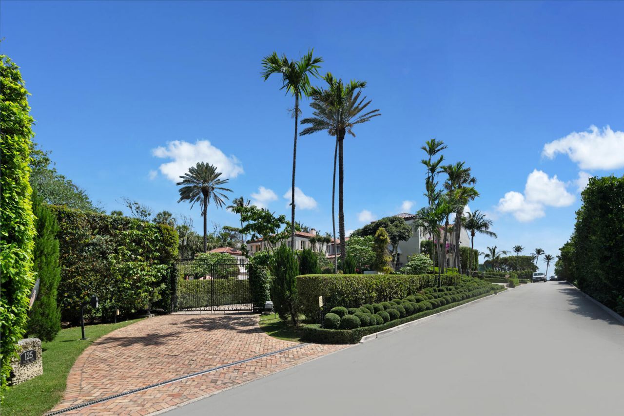111 Via Del Lago, Palm Beach, FL 33480 Photo
