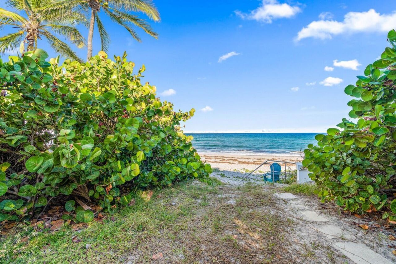 111 Via Del Lago, Palm Beach, FL 33480 Photo