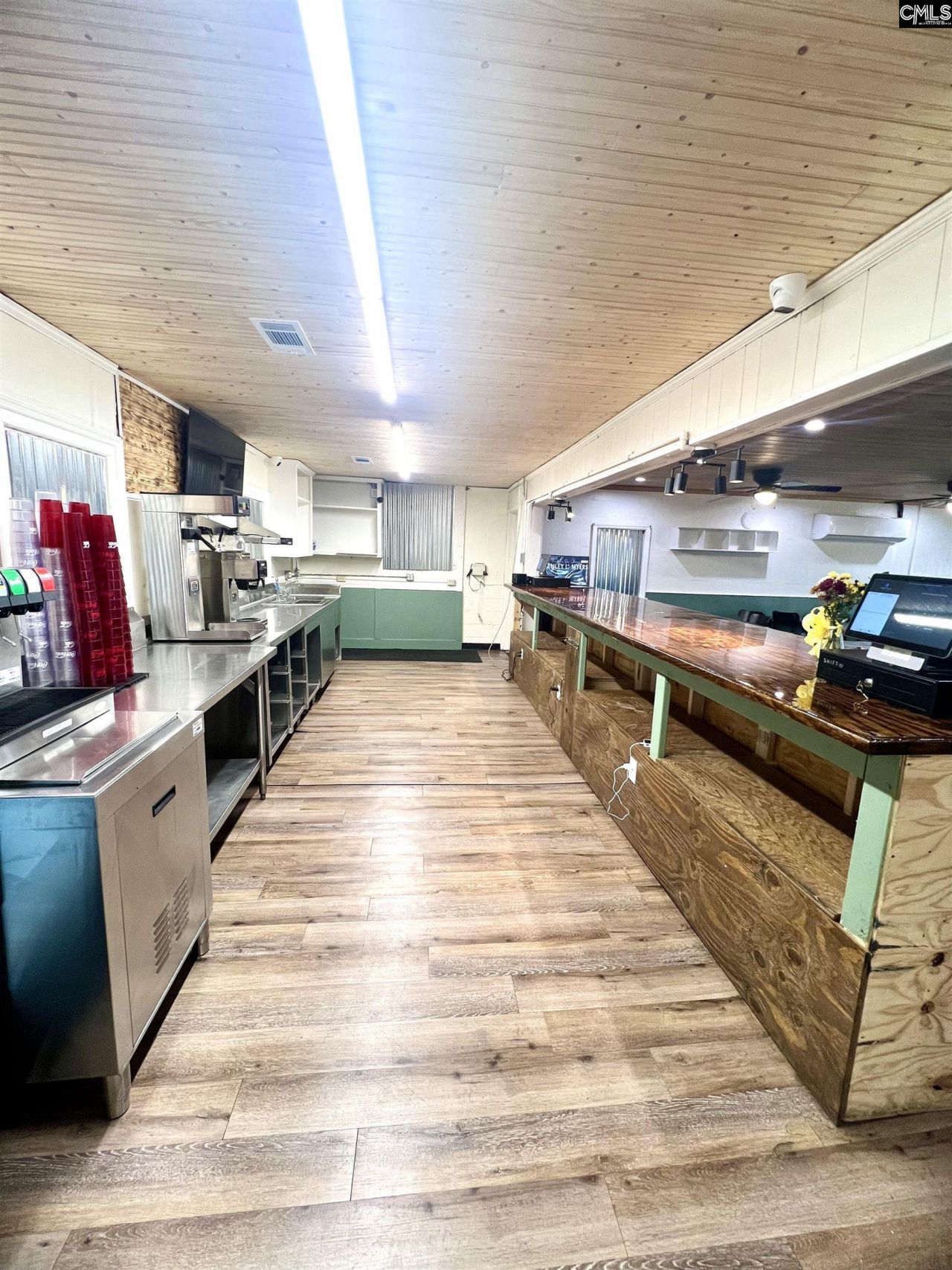 706 St. Matthews Road Photo 5