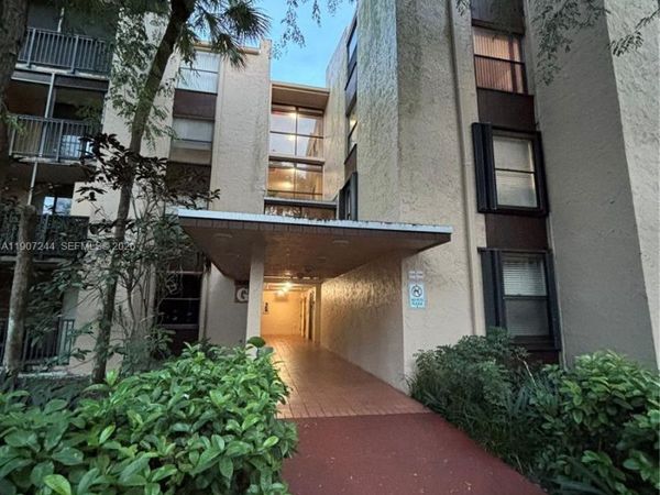 14321 N Kendall Dr, Unit 303F, Miami, FL 33186