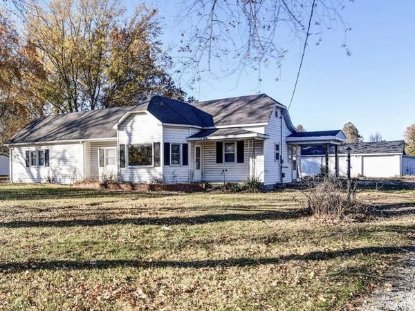 411 W NORTH Street, Morrisonville, IL 62546