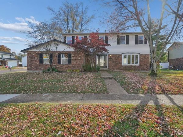 2804 Bear Creek Court, St Louis, MO 63129