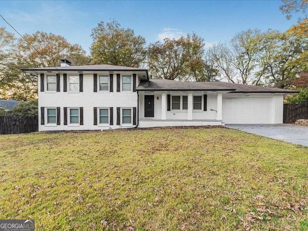 2409 Powers Ferry Drive SE, Marietta, GA 30067