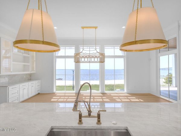 403 Gill Avenue, Ocean Springs, MS 39564