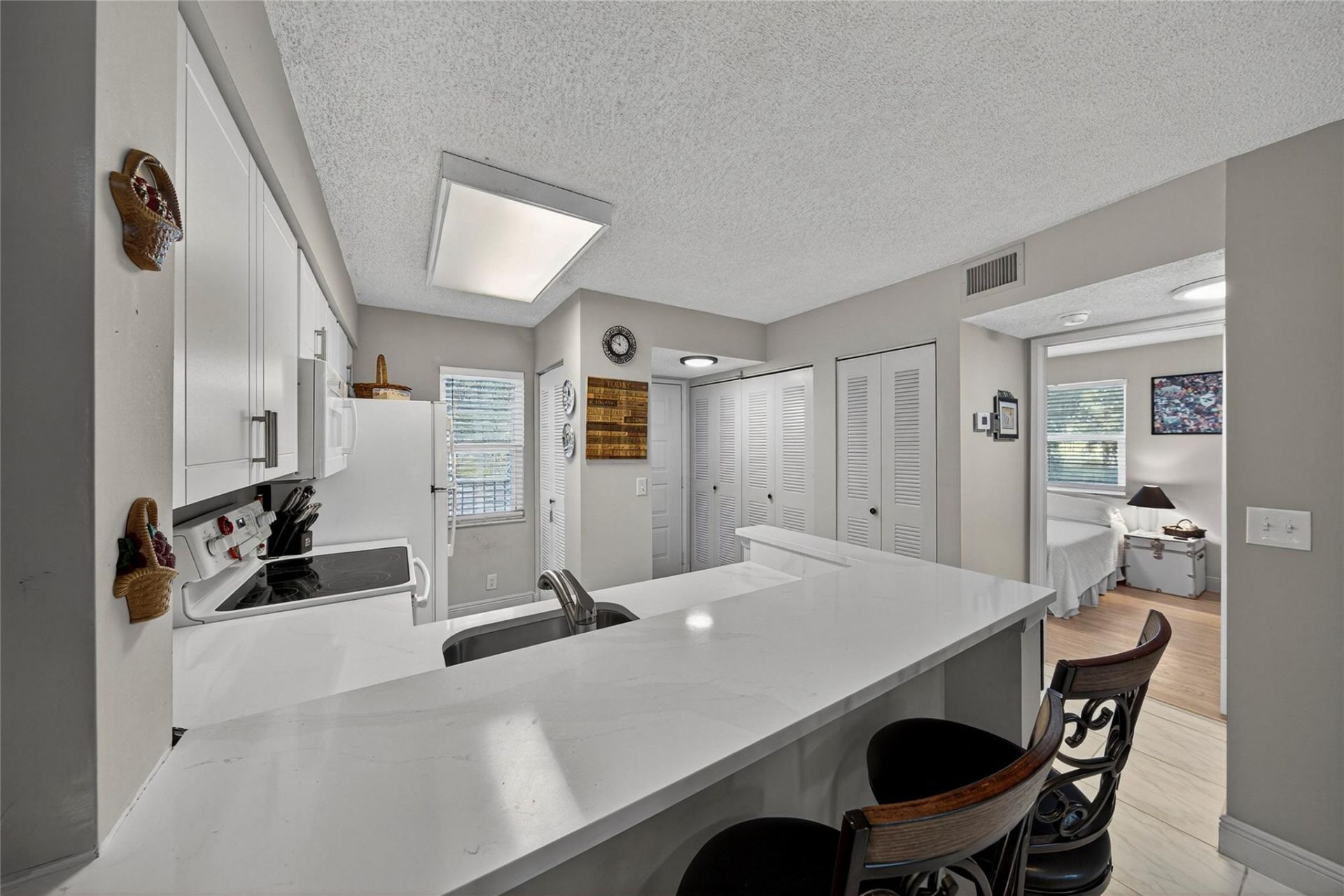 2222 N Cypress Bend Drive, Unit 201, Pompano Beach, FL 33069 Photo