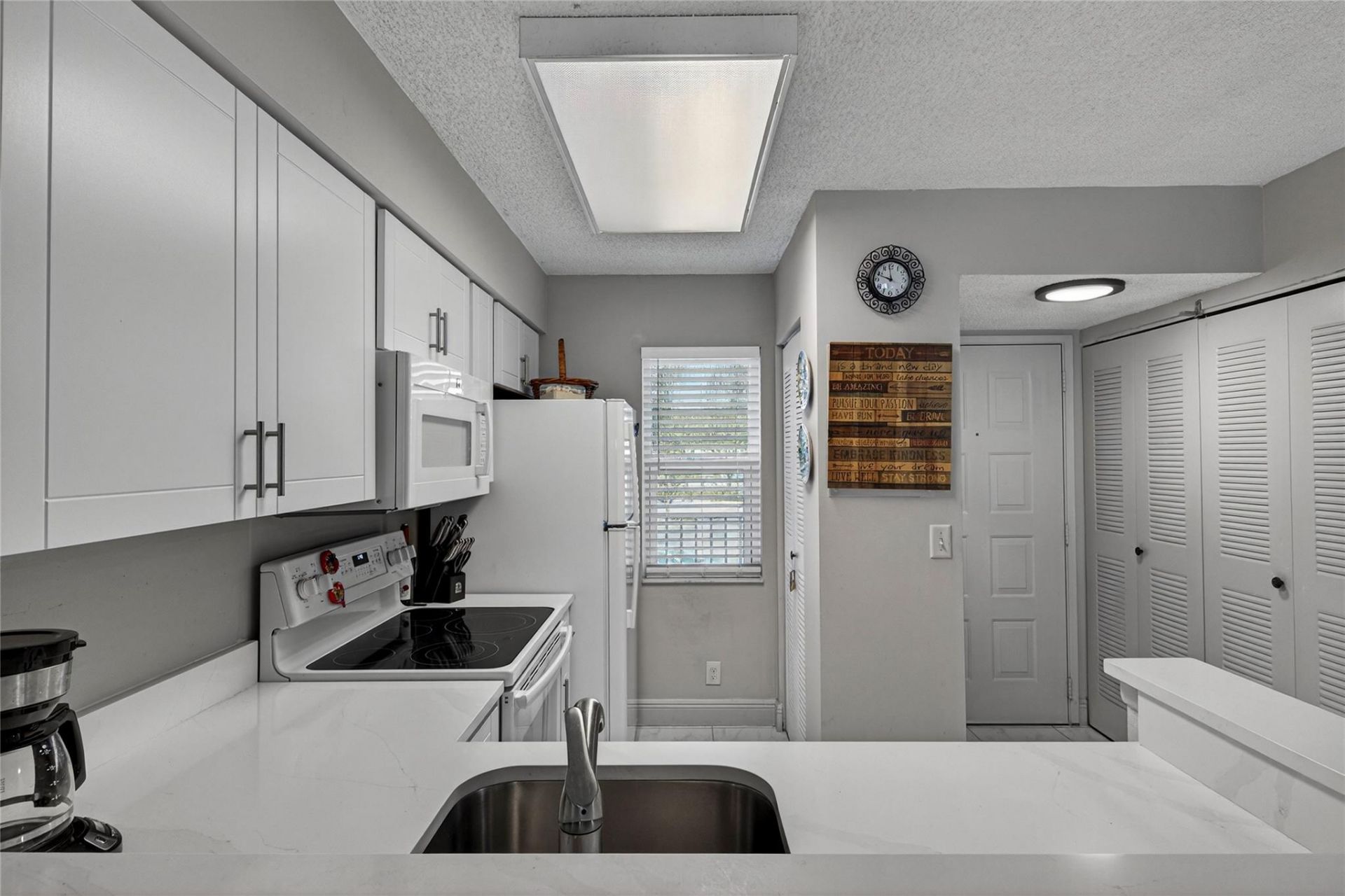 2222 N Cypress Bend Drive, Unit 201, Pompano Beach, FL 33069 Photo