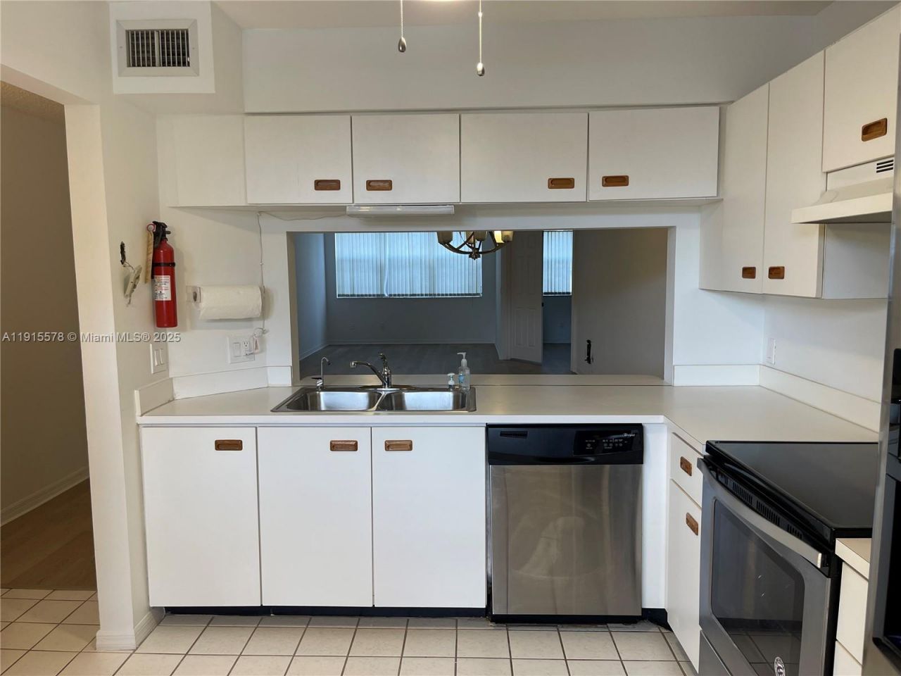 10369 NW 24th Pl, Unit 104, Sunrise, FL 33322 Photo