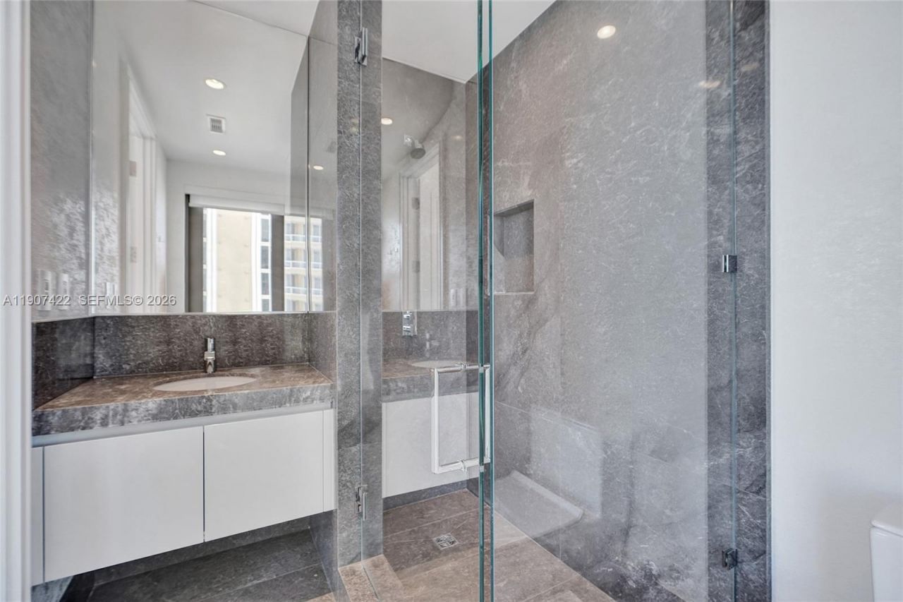 17901 Collins Ave, Unit 2604, Sunny Isles Beach, FL 33160 Photo