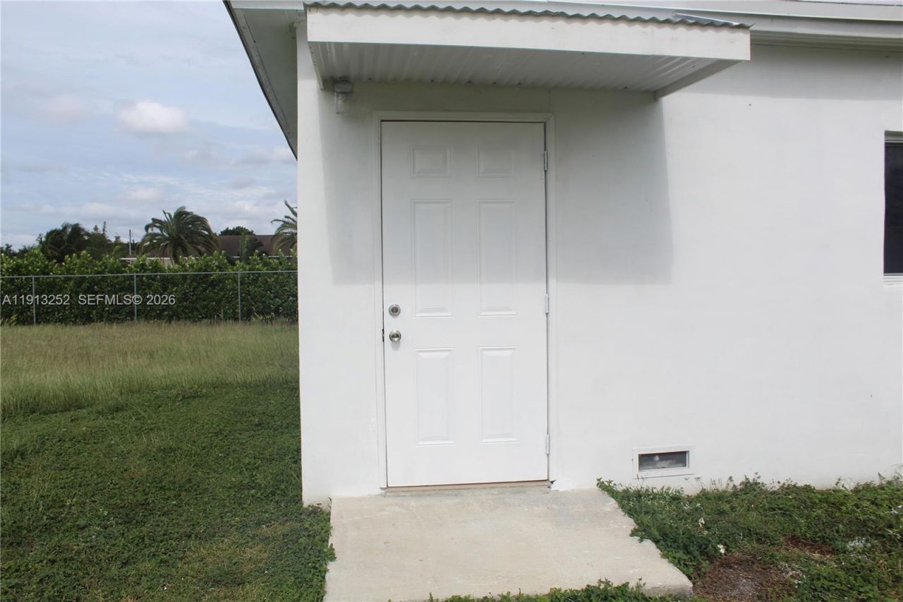 19879 SW 328th St, Unit 2, Homestead, FL 33030 Photo