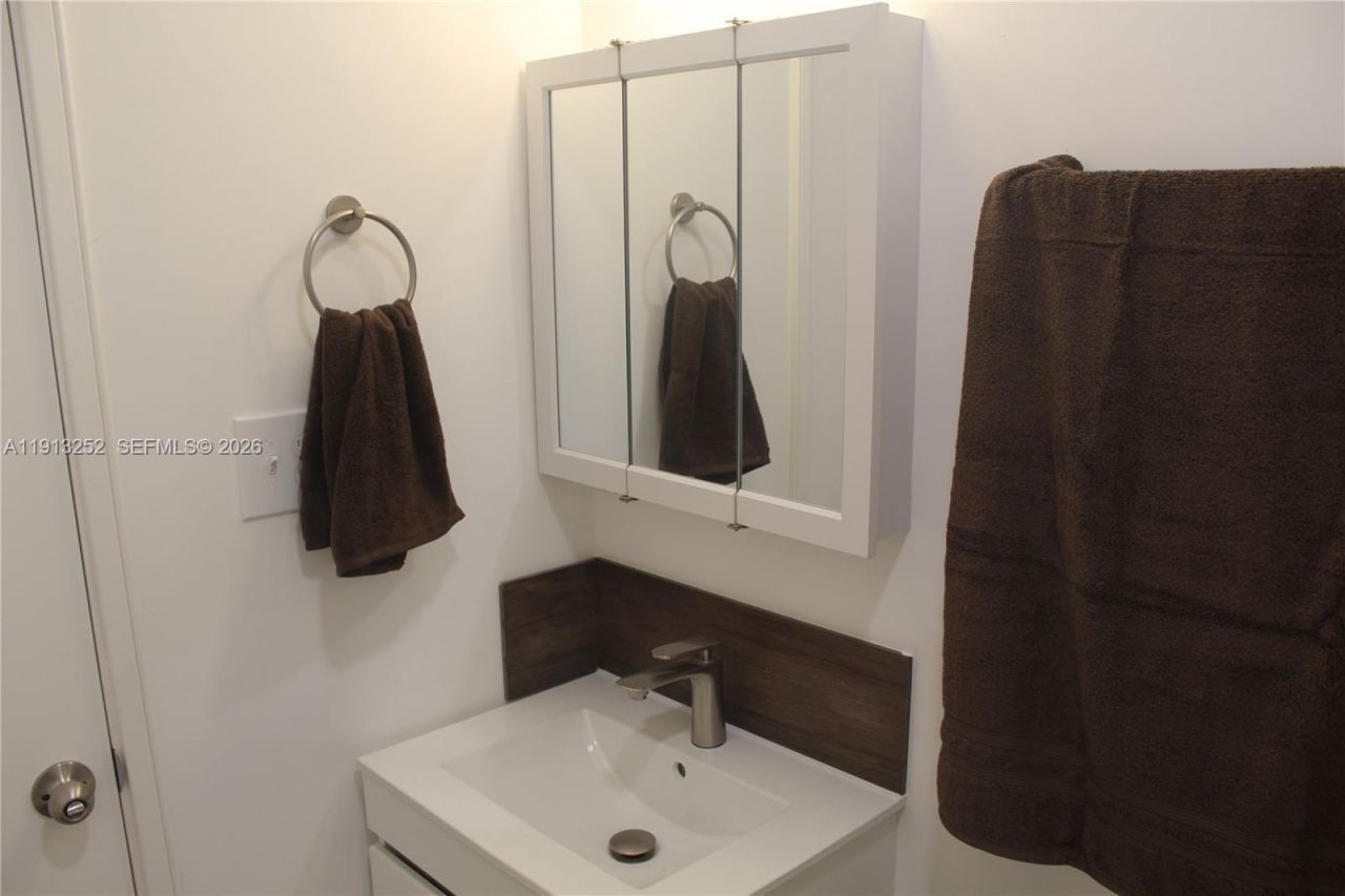 19879 SW 328th St, Unit 2, Homestead, FL 33030 Photo