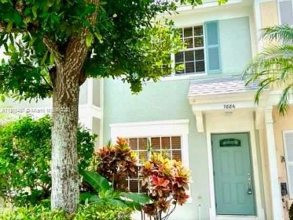 7886 Dixie Beach Cir, Unit 7886, Tamarac, FL 33321