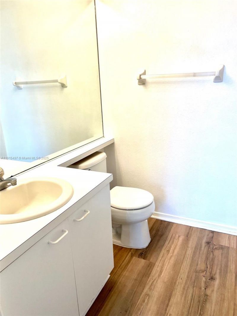 7886 Dixie Beach Cir, Unit 7886, Tamarac, FL 33321 Photo