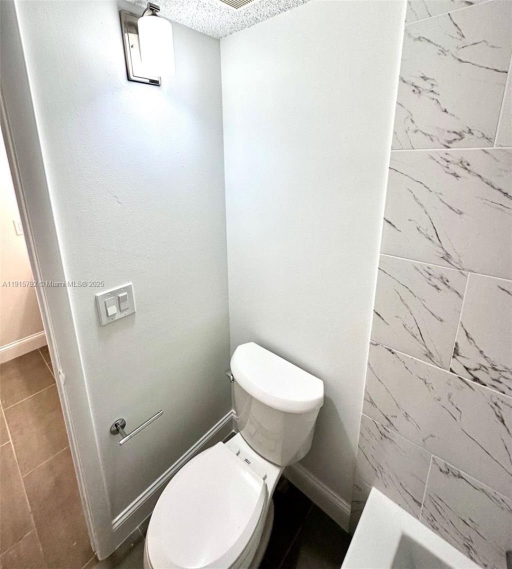 4561 W Mcnab Rd, Unit 16, Pompano Beach, FL 33069 Photo