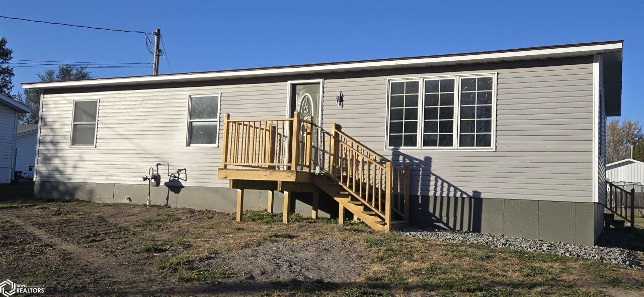 141 E 17th Ave, Albia, IA 52531 Main Photo