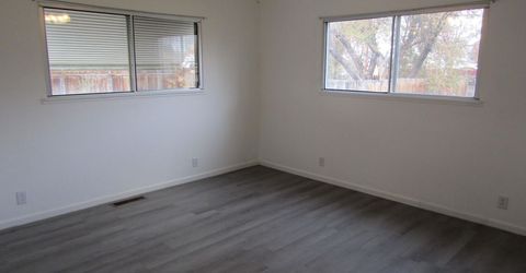 111 S Whitacre Street, Yerington, NV 89447 Photo