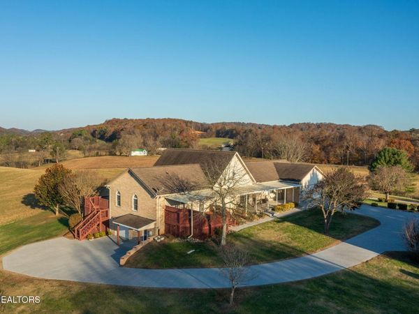 3763 Bent Rd, Kodak, TN 37764