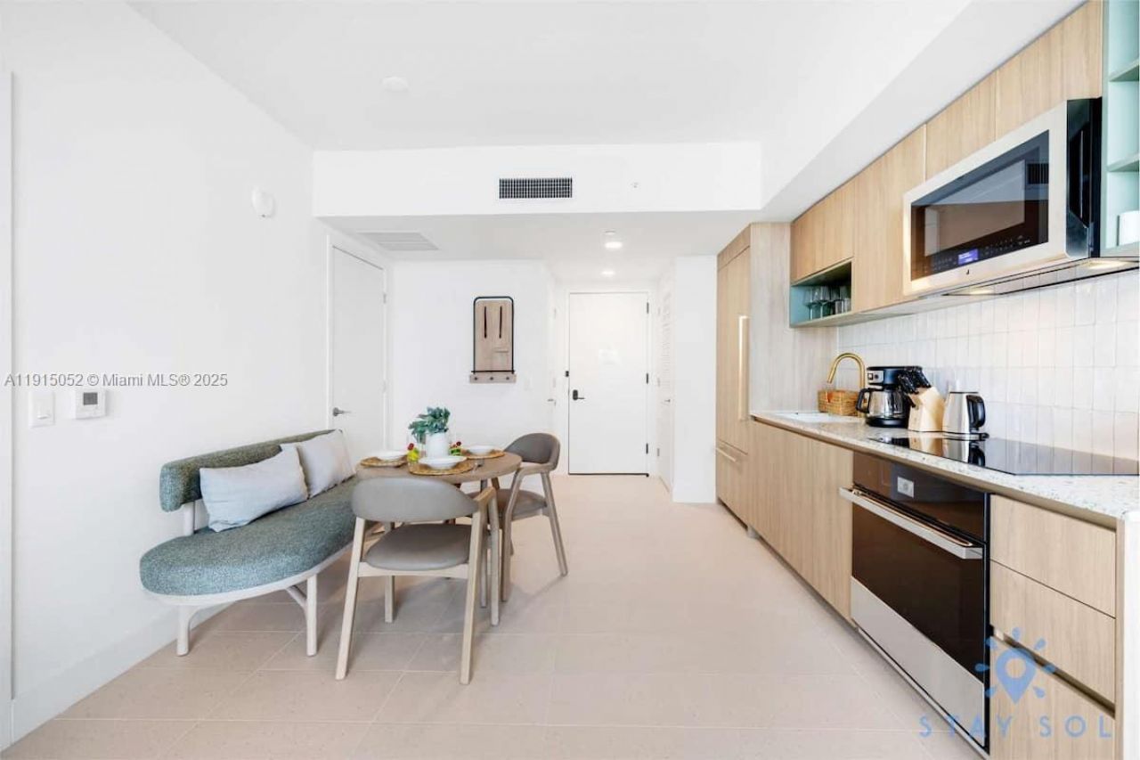 159 NE 6th St, Unit 3004, Miami, FL 33132 Photo