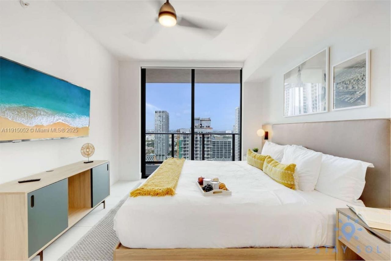 159 NE 6th St, Unit 3004, Miami, FL 33132 Photo