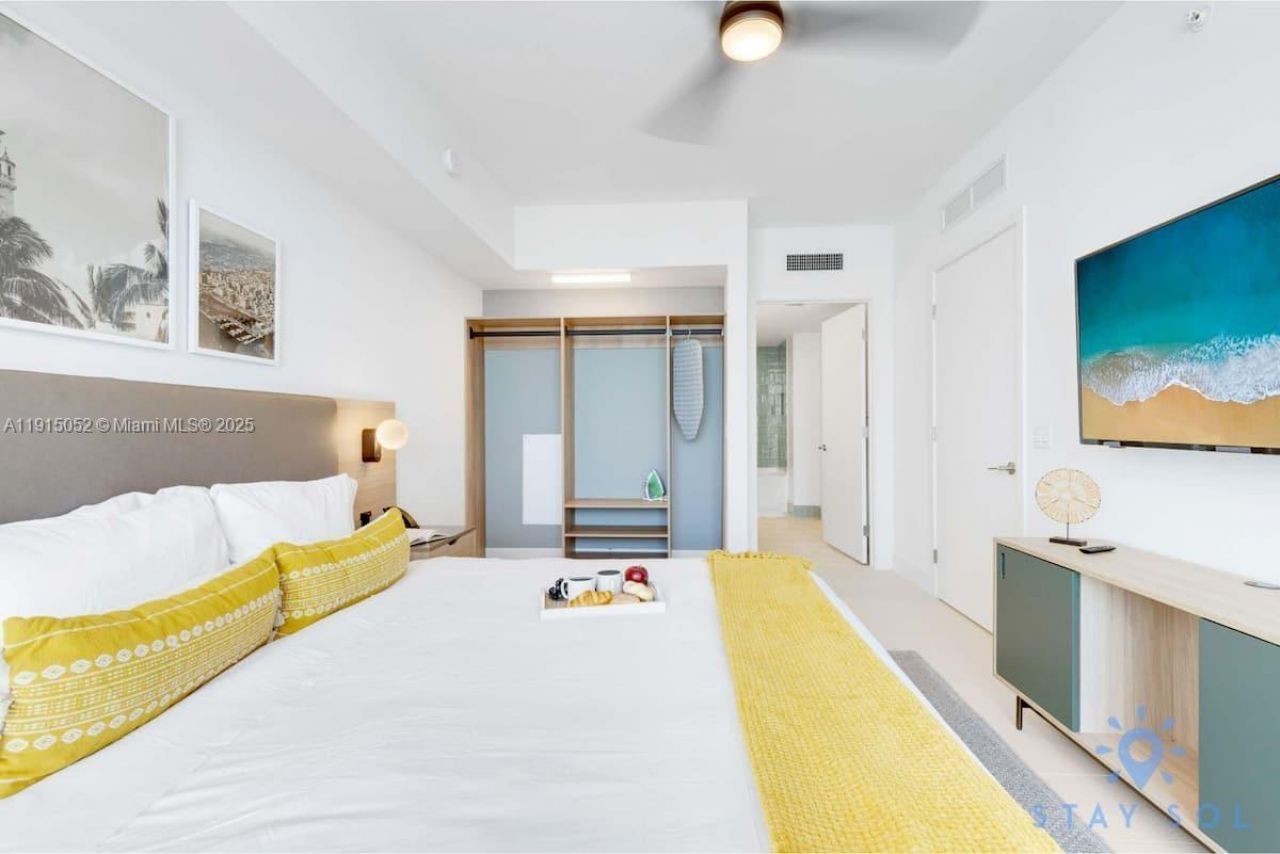 159 NE 6th St, Unit 3004, Miami, FL 33132 Photo