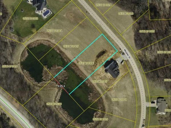 1530 WILDLIFE DR, Blue Grass, IA 52726