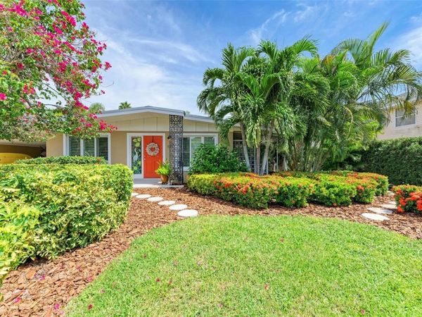 136 CRESCENT DR, ANNA MARIA, FL 34216