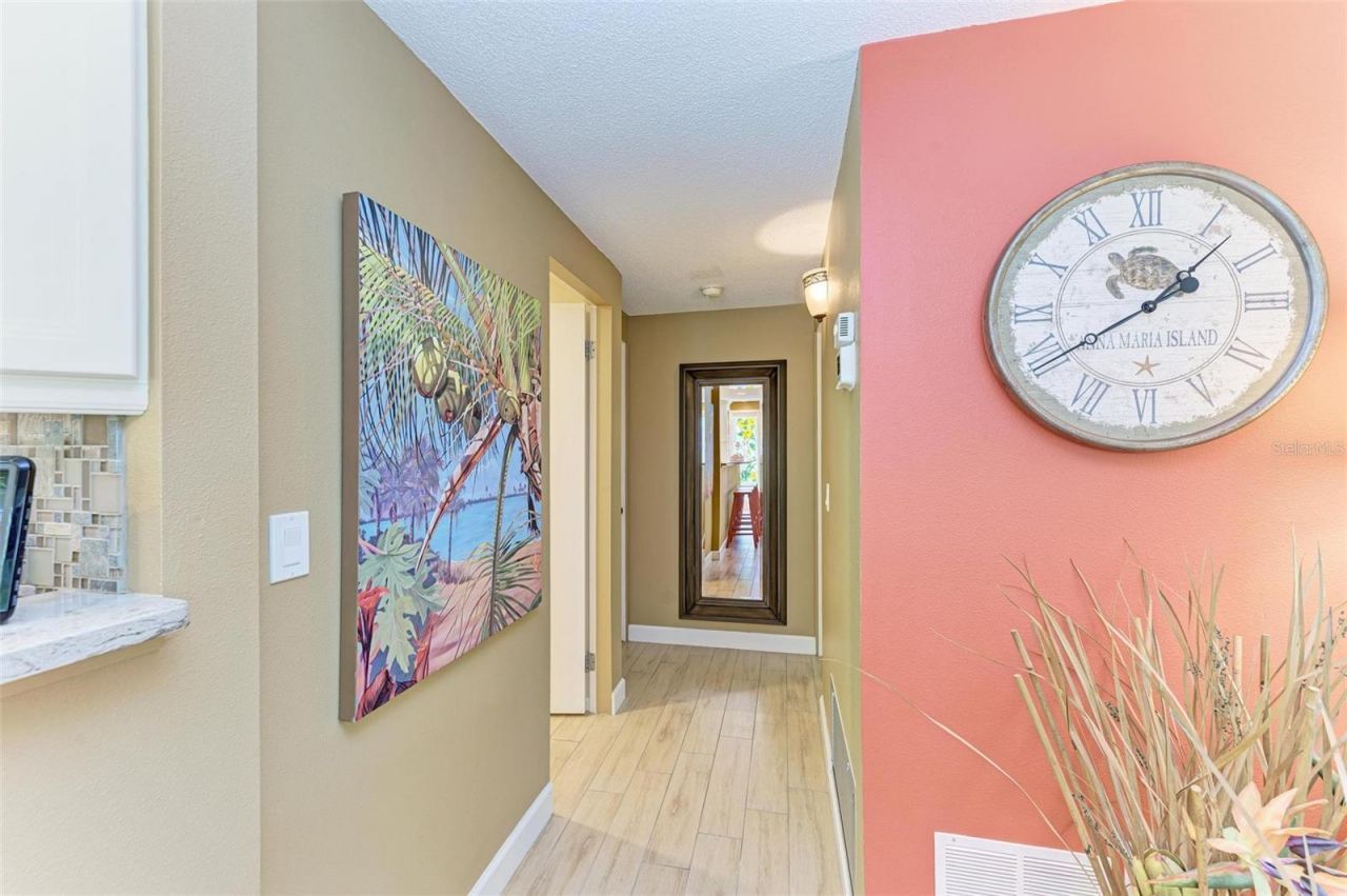 136 Crescent Dr, Anna Maria, FL 34216 Photo