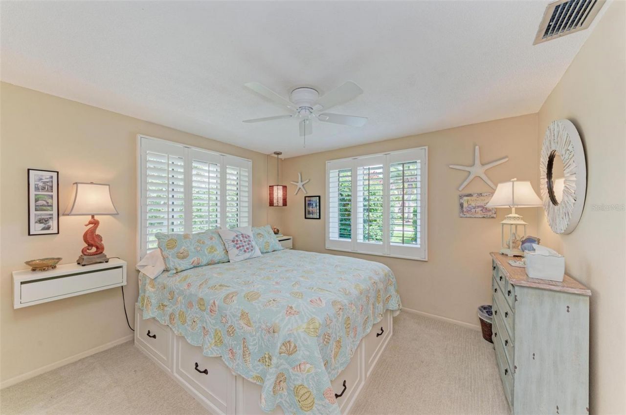 136 Crescent Dr, Anna Maria, FL 34216 Photo