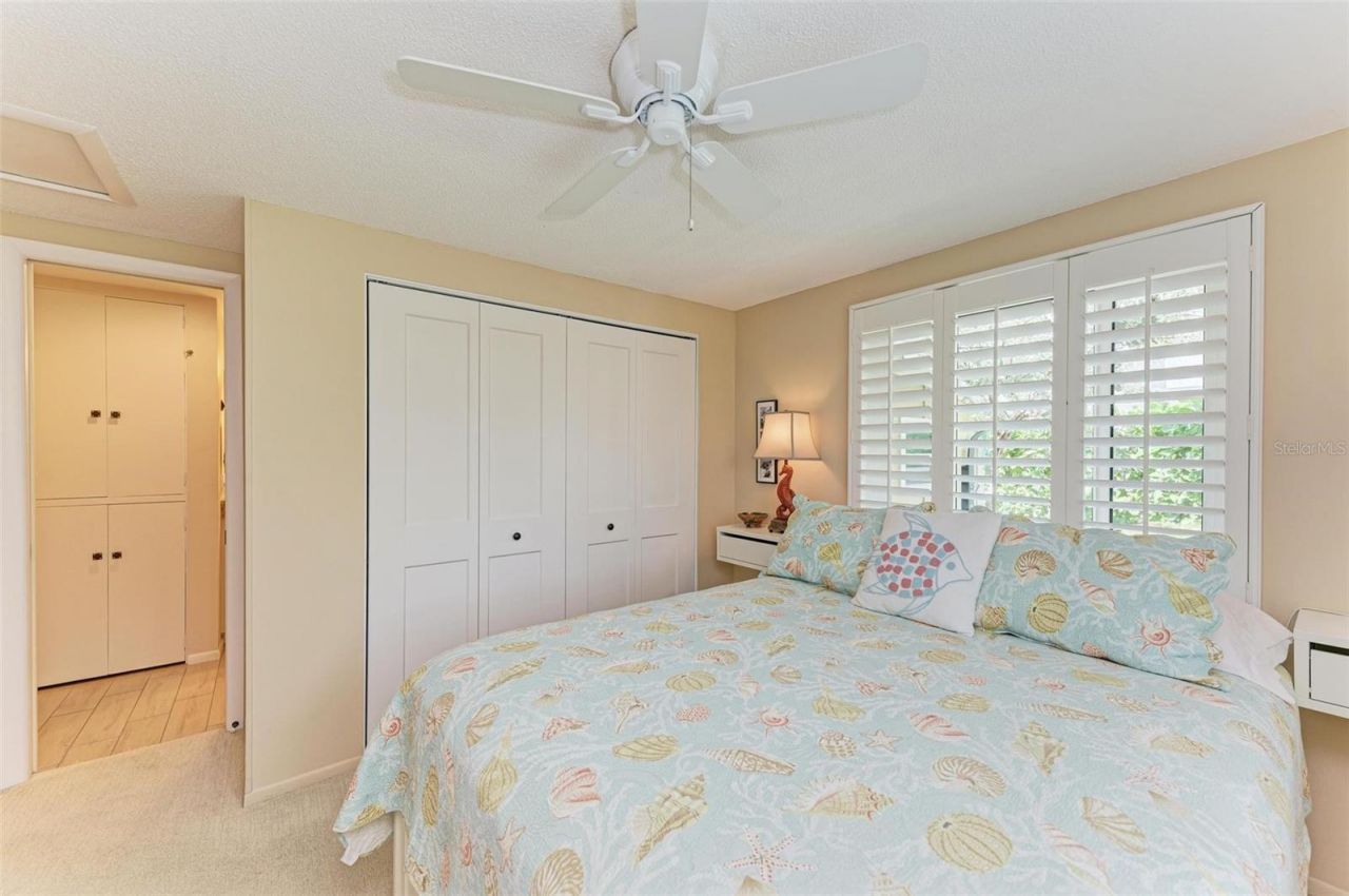 136 Crescent Dr, Anna Maria, FL 34216 Photo