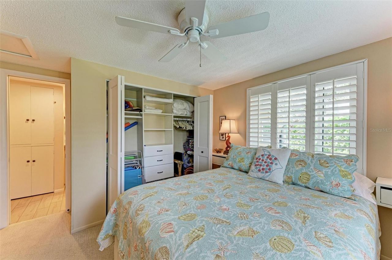 136 Crescent Dr, Anna Maria, FL 34216 Photo