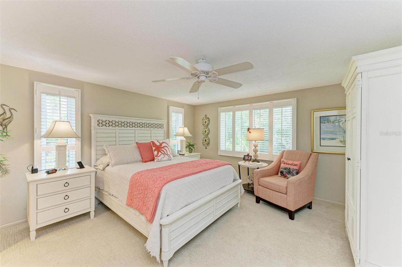 136 Crescent Dr, Anna Maria, FL 34216 Photo