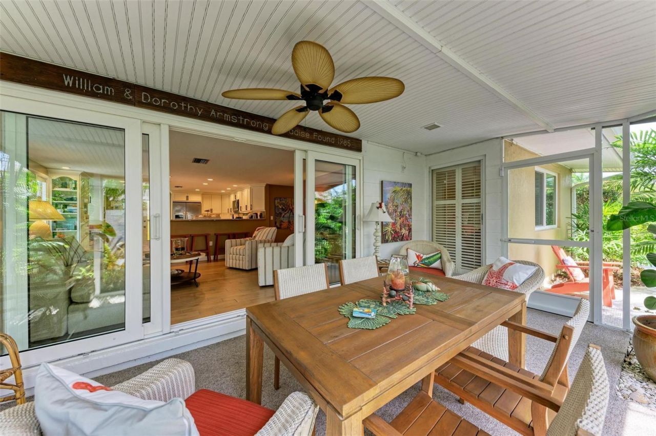 136 Crescent Dr, Anna Maria, FL 34216 Photo