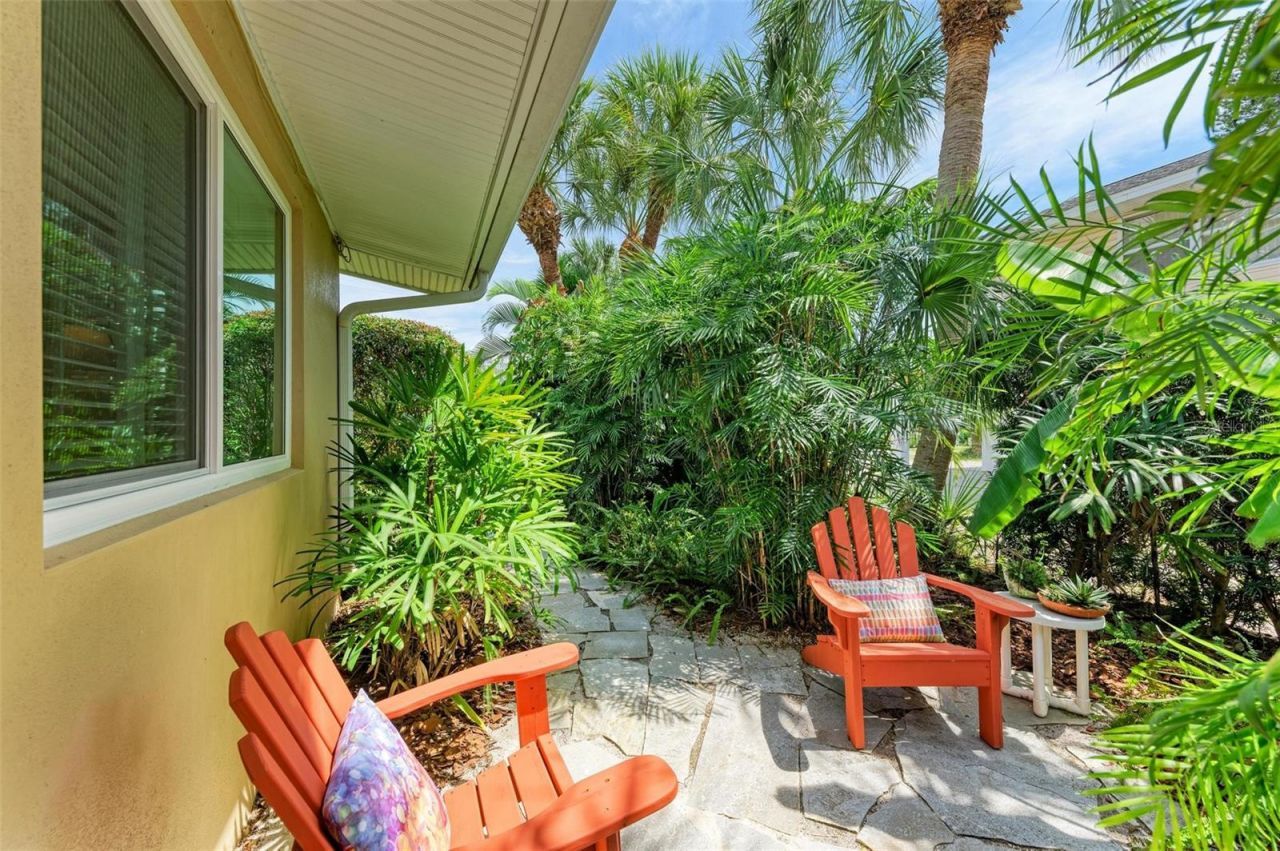 136 Crescent Dr, Anna Maria, FL 34216 Photo
