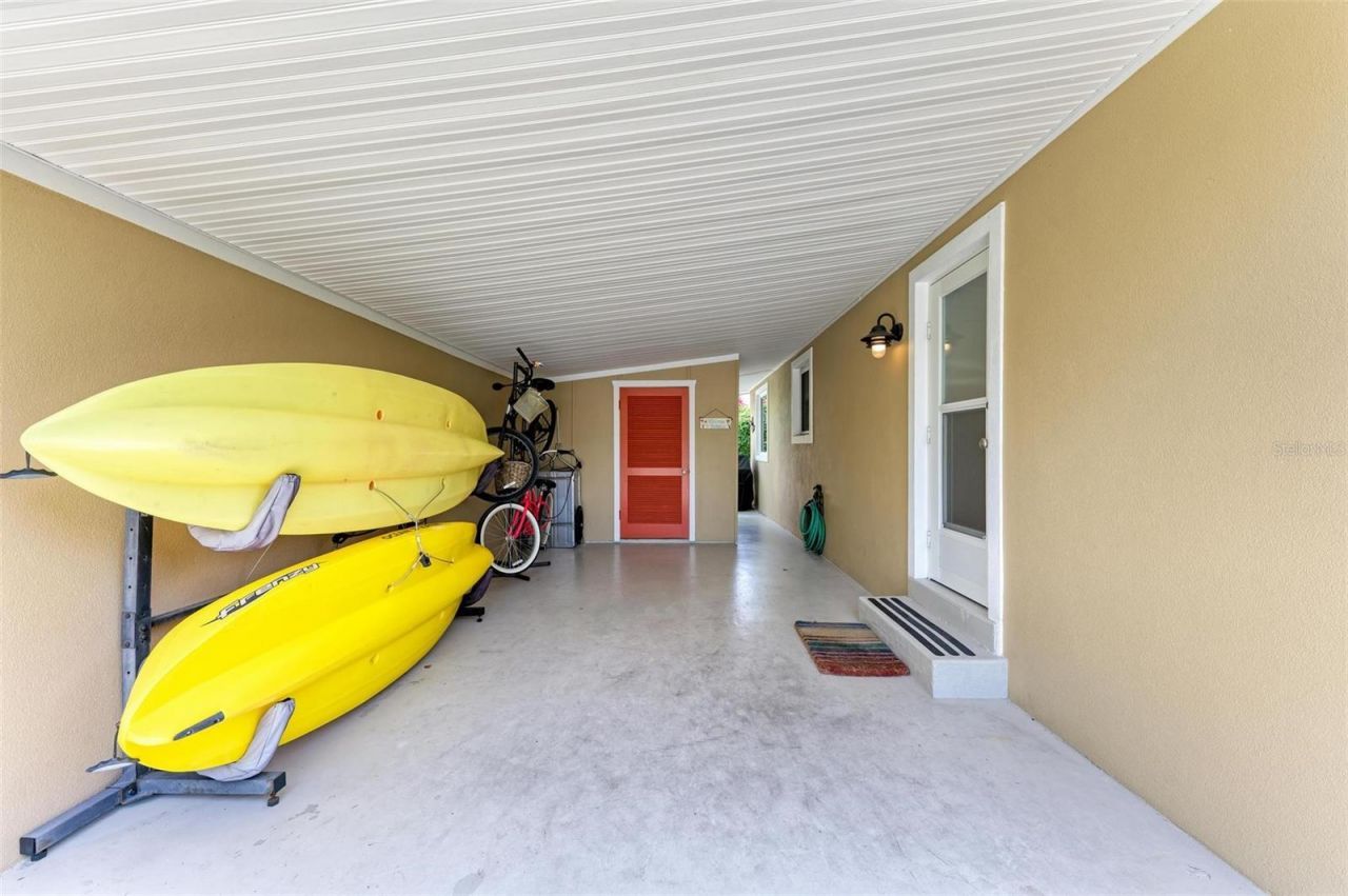 136 Crescent Dr, Anna Maria, FL 34216 Photo