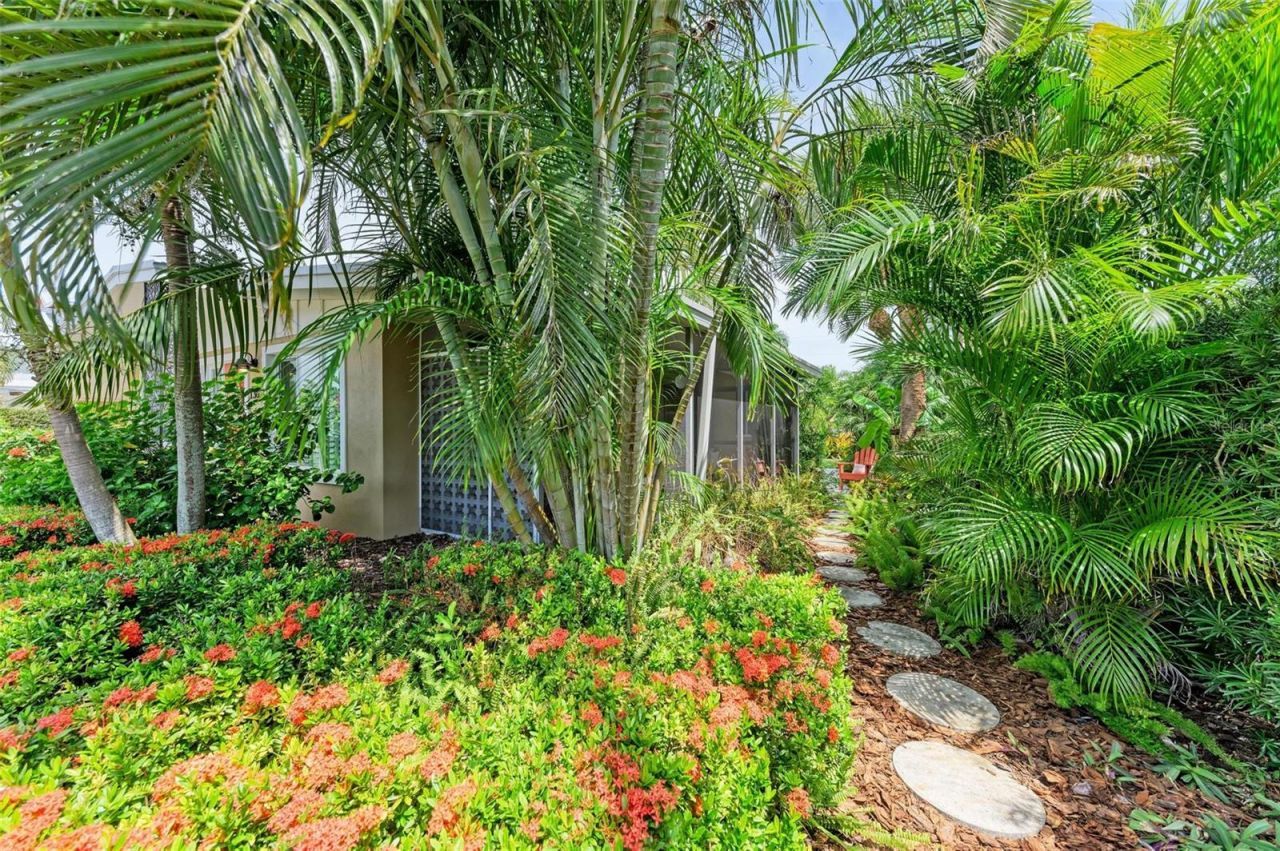 136 Crescent Dr, Anna Maria, FL 34216 Photo