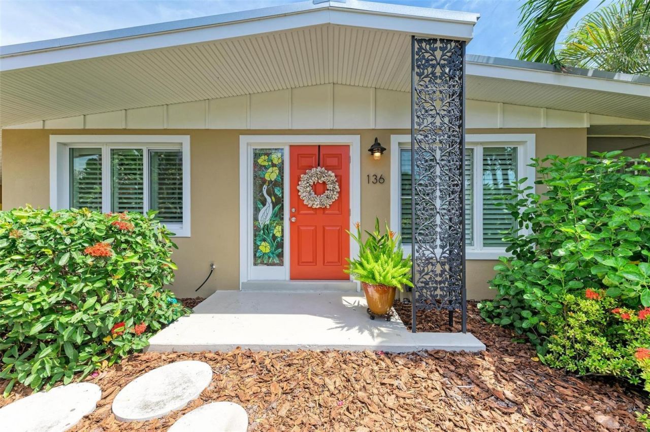 136 Crescent Dr, Anna Maria, FL 34216 Photo