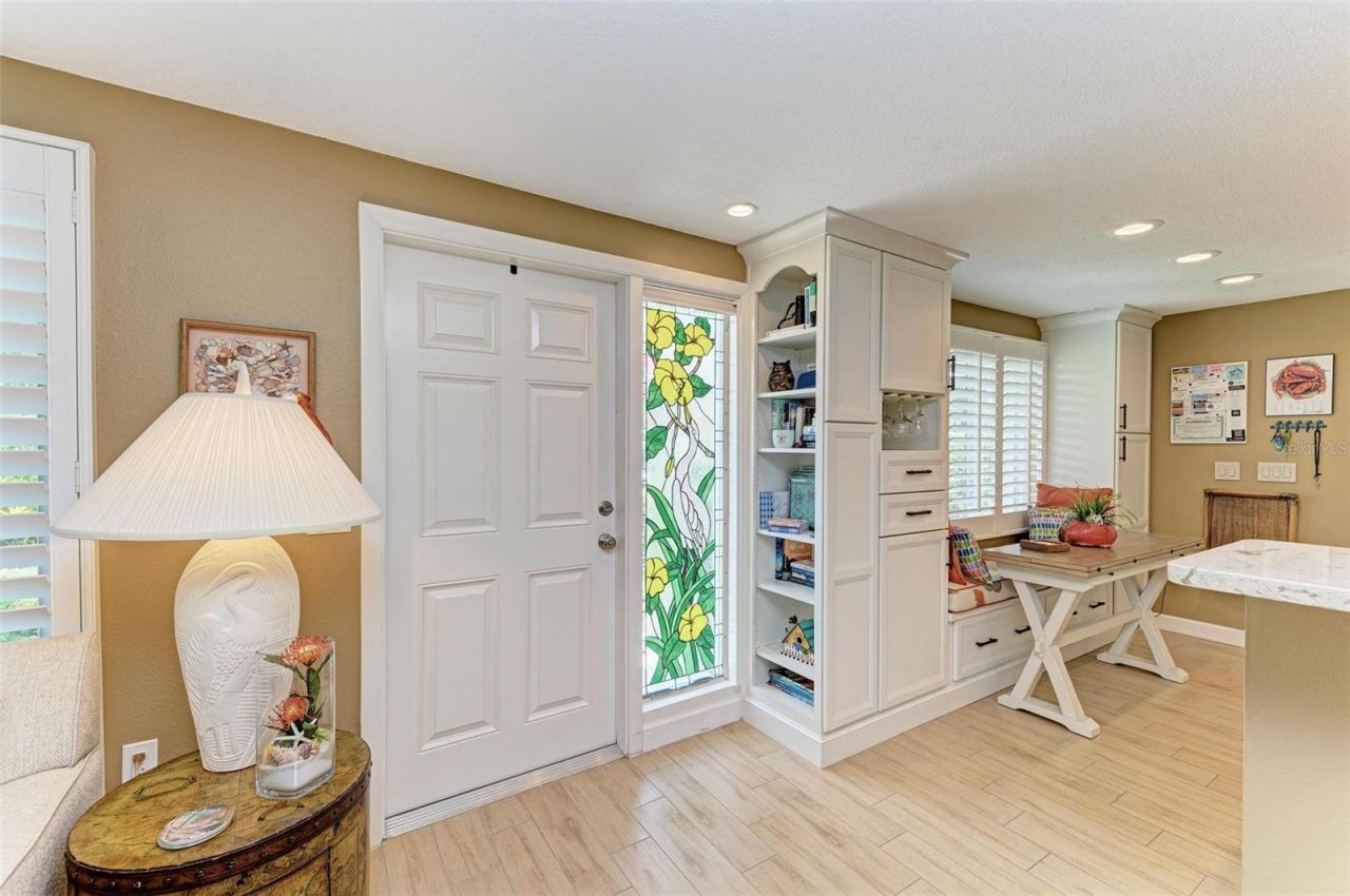 136 Crescent Dr, Anna Maria, FL 34216 Photo