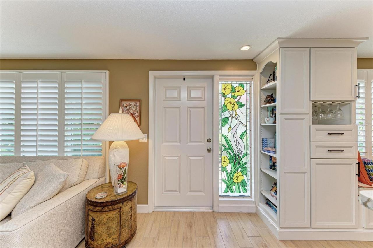 136 Crescent Dr, Anna Maria, FL 34216 Photo