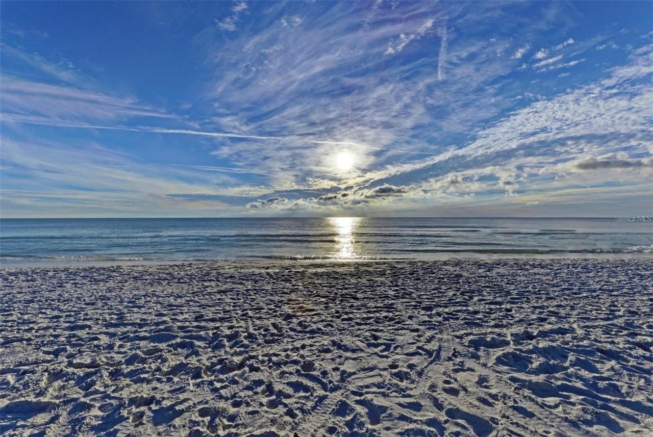 136 Crescent Dr, Anna Maria, FL 34216 Photo