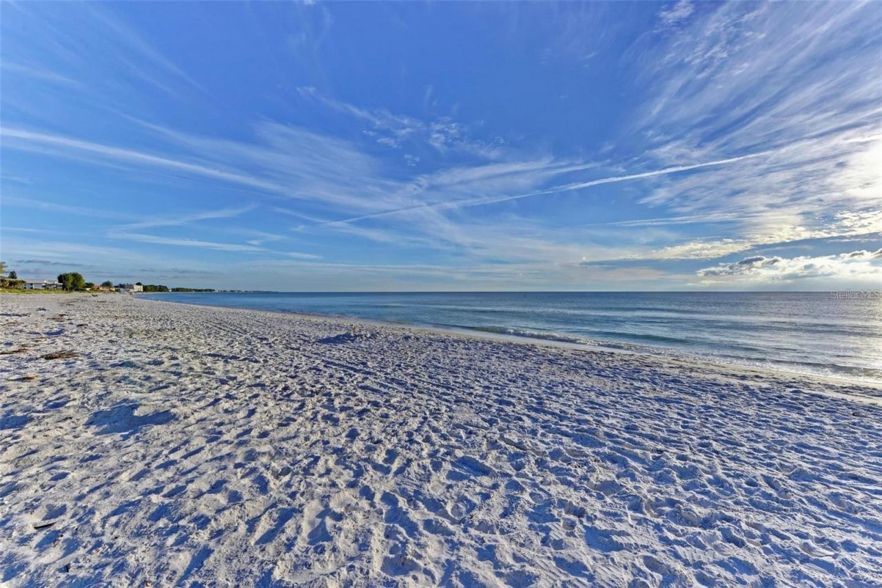 136 Crescent Dr, Anna Maria, FL 34216 Photo