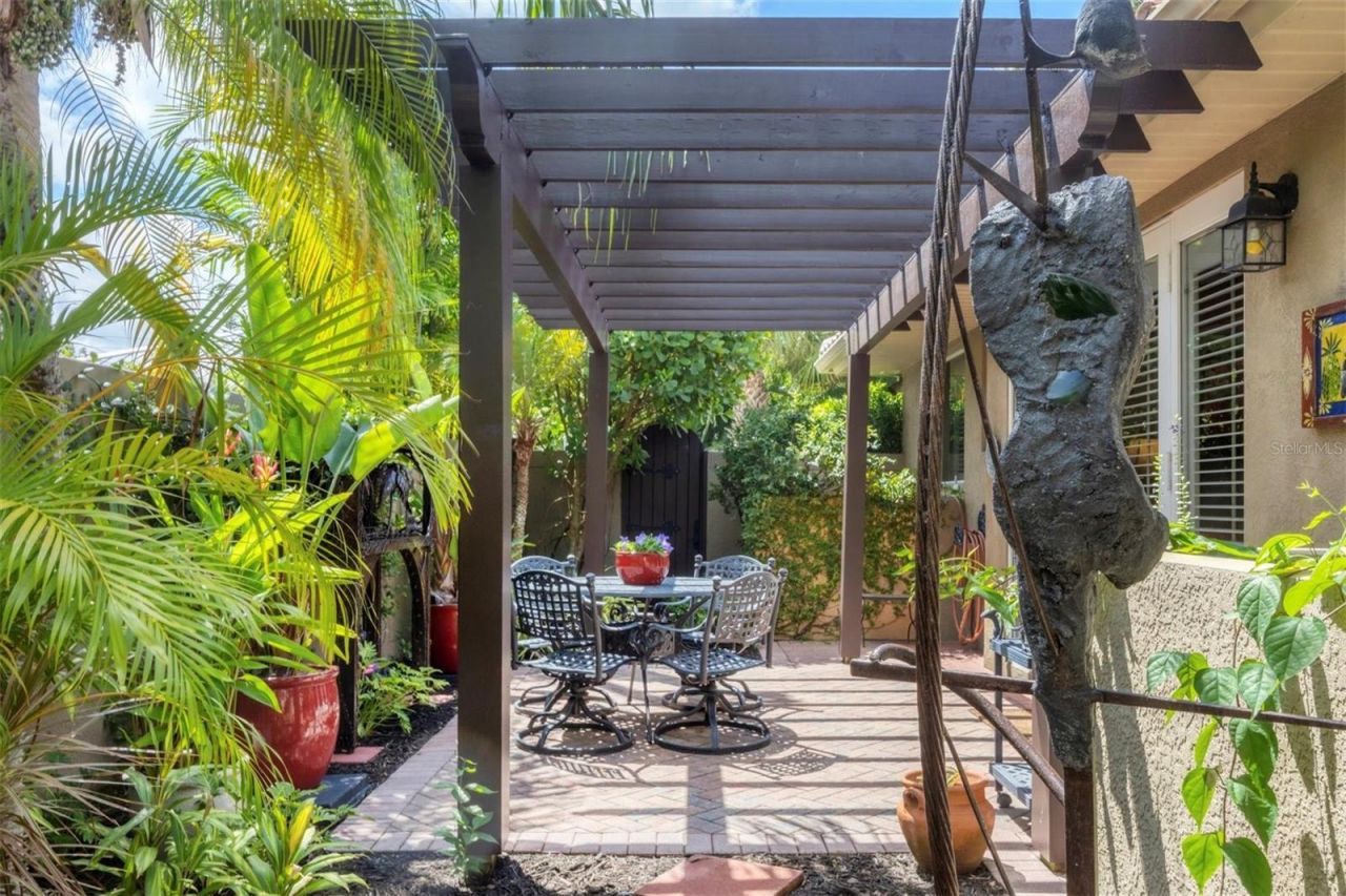 3837 Camino Real, Sarasota, FL 34239 Photo